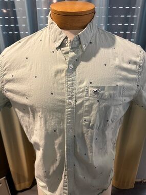 Hollister Light Cream Short-Sleeve Button-Down with Navy Micro Dots